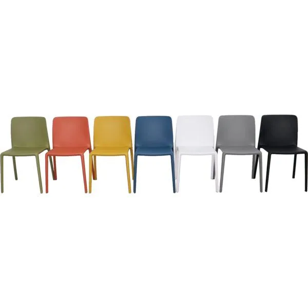 Chaise monobloc